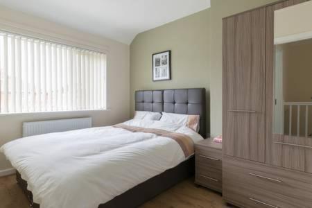 ברמינגהאם Solihull/Nec/Airport 3 Bedroom Semi-Detached House מראה חיצוני תמונה